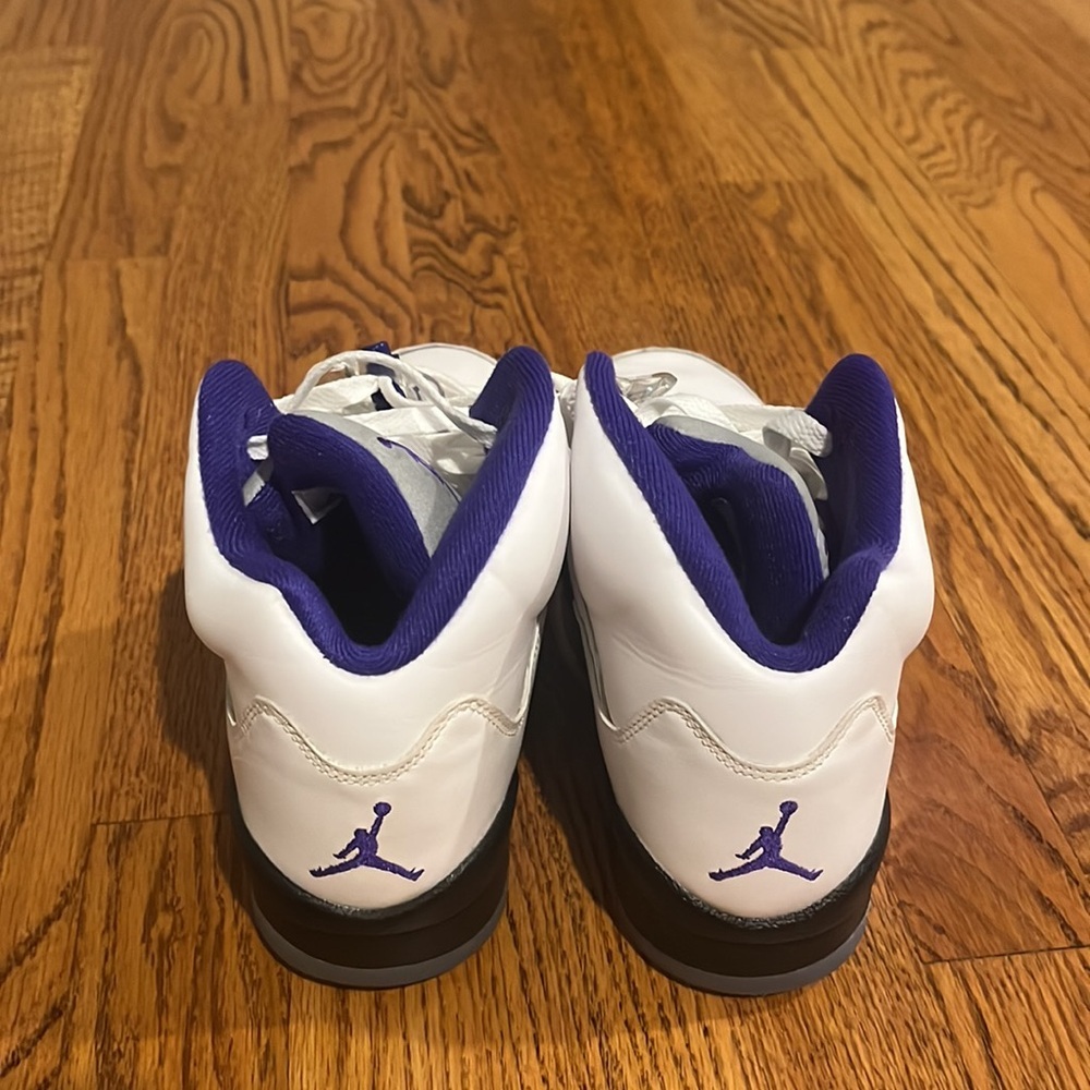 Air Jordan Girls White and Purple Sneakers Size 6.5 - Picture 4 of 6